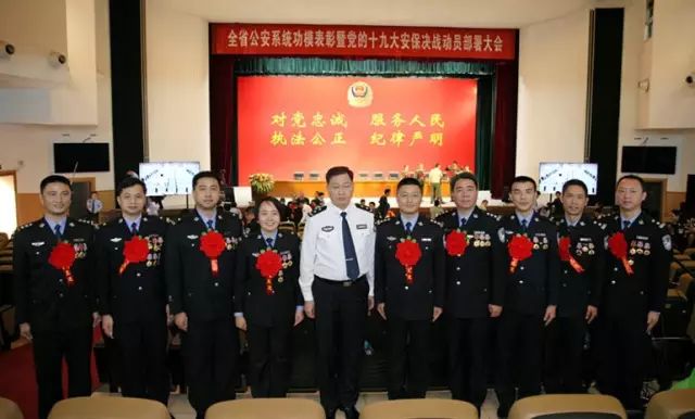 东风41学校中的王贵杰,教育之光,东风41学校的王贵杰,教育之光闪耀校园