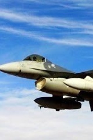揭秘F-16战斗机的三视图，深度解析其设计之美，F-16战斗机三视图全揭秘，深度探讨设计之美