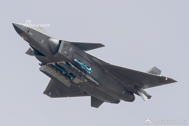 中国空军成立时间与发展战略要求，历程、展望与挑战，中国空军发展史，成立时间、发展战略、历程、展望与挑战