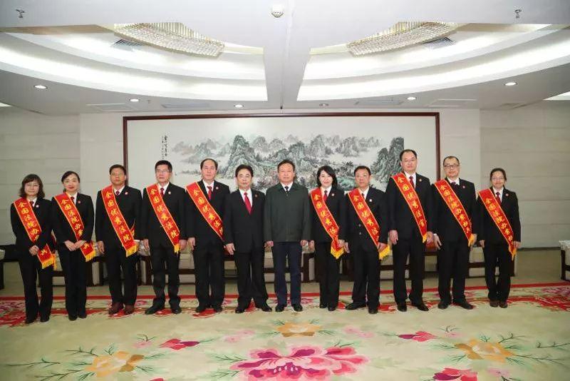 何祥文，一位卓越的人物及其影响，何祥文，卓越人生及其深远影响