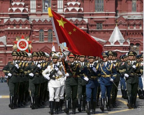中国人民解放军参加俄罗斯阅兵，跨越国界的军事友谊与共同责任，中俄军事友谊的见证，中国人民解放军参加俄罗斯阅兵，共筑跨越国界的共同责任