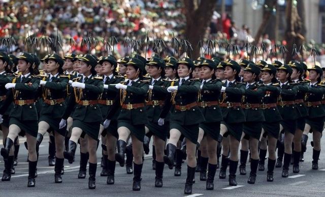 中国女兵图片方阵，展现力量与荣耀的象征，中国女兵图片方阵，力量与荣耀的展现