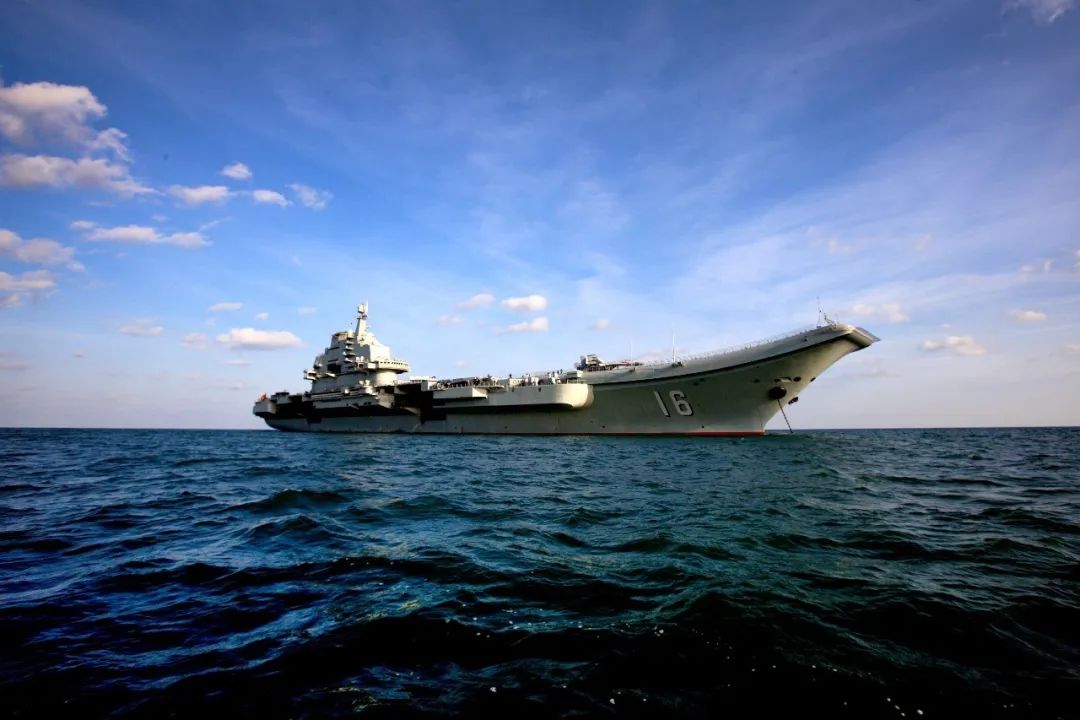 海天雄鹰，辽宁舰舰长扮演者的传奇人生，海天雄鹰，辽宁舰舰长传奇人生揭秘
