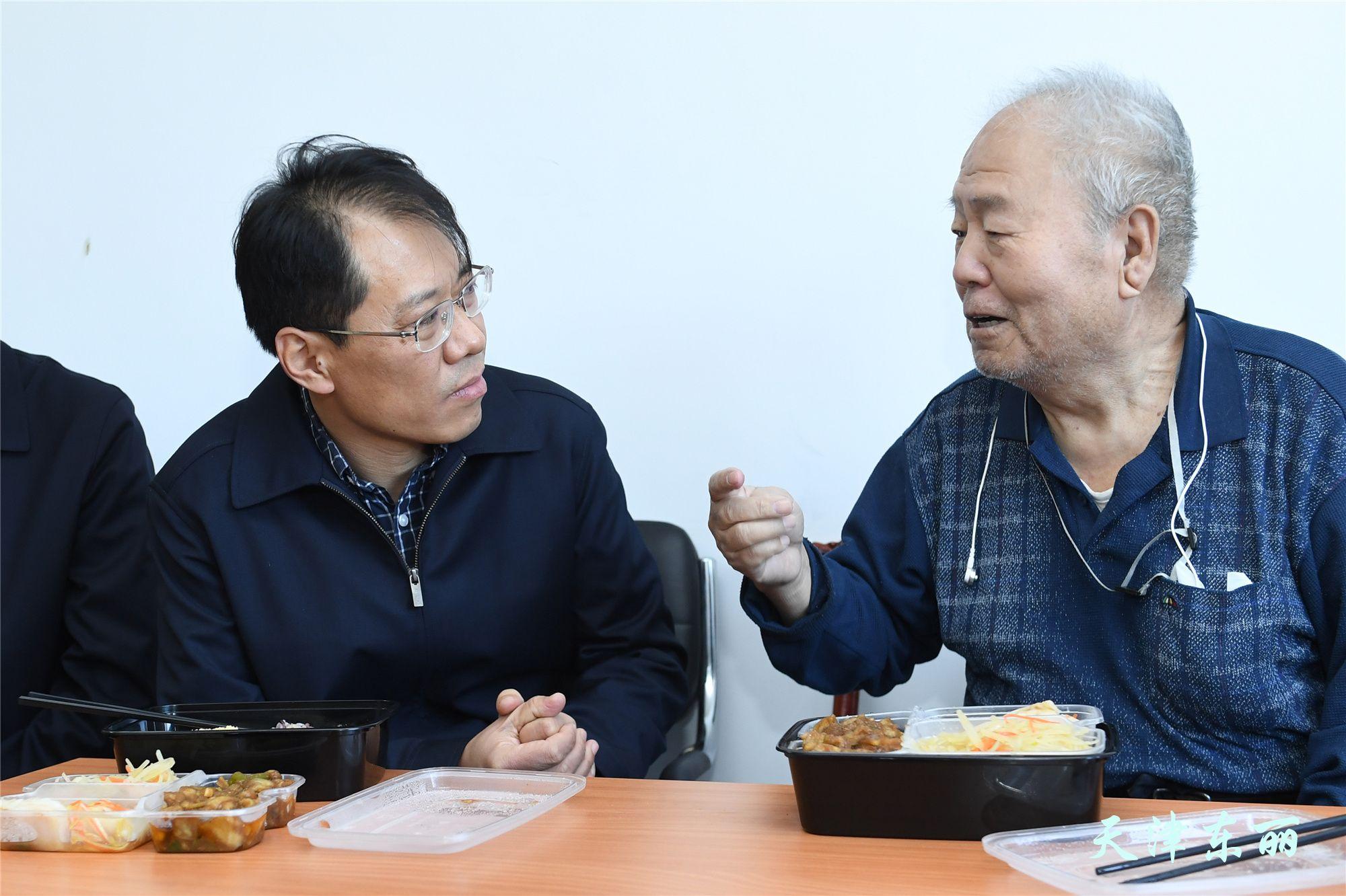 昆仑舰食堂，海上瞭望者的味蕾盛宴，昆仑舰食堂，海上瞭望者的味蕾盛宴揭秘
