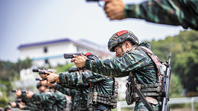 广西武警总队丁晓军简历——一位铁血军人的成长历程，广西武警总队丁晓军，铁血军人的成长之路