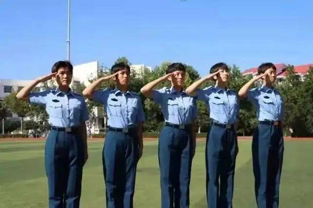中国人民解放军空军学校，培养空中力量的摇篮，中国人民解放军空军学校，培育空中精英的摇篮
