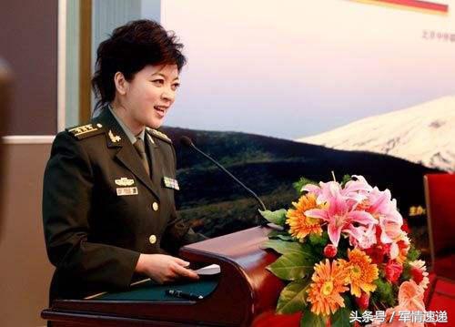 军事主持人张莉，专业与魅力的完美结合，军事主持人张莉，专业魅力，完美结合