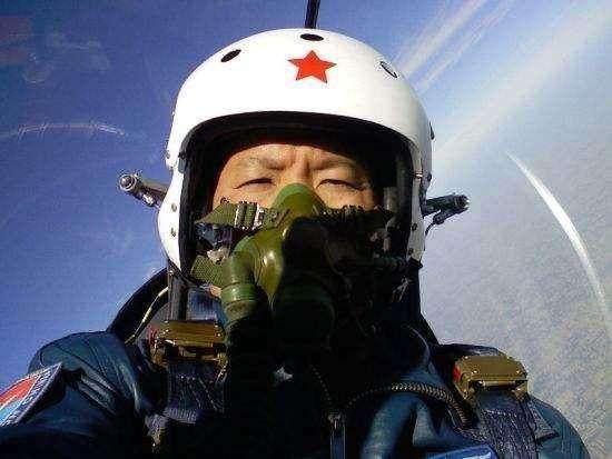 中国空军题材的电影电视剧，展现英勇与荣耀的篇章，中国空军题材影视，英勇与荣耀的蓝天篇章