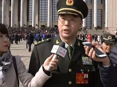 集团军军长与省军区司令员的区别，职责、权力及军事组织结构的差异，集团军军长与省军区司令员的职责、权力及军事组织结构差异解析