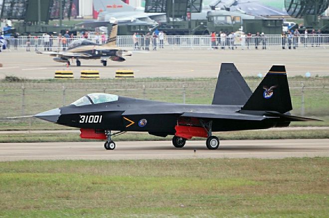 歼-13隐身舰载战斗机,探索未来海空领域的尖兵,歼-13隐身舰载战斗机,未来海空领域的先锋尖兵