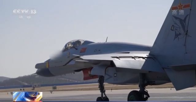 揭秘歼-15战斗机机翼折叠技术，一张照片的启示，揭秘歼-15战斗机机翼折叠技术，一张照片的深度解析