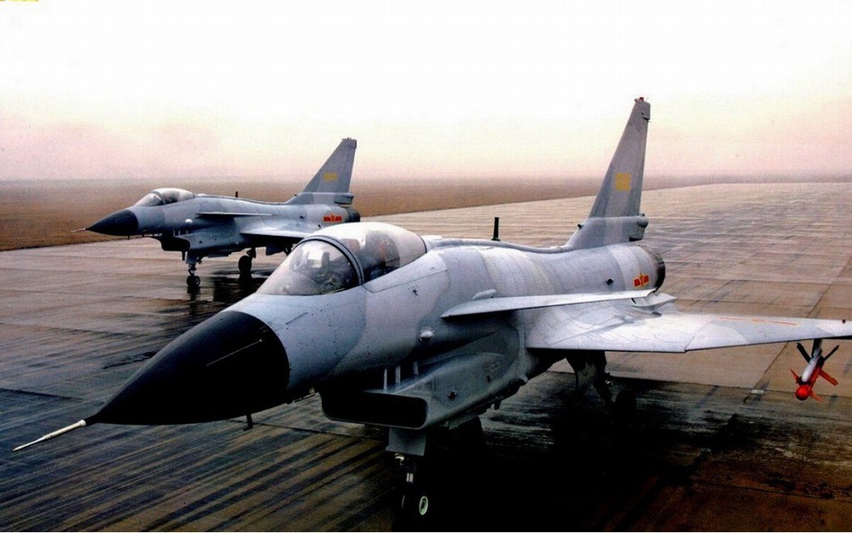 歼-10战斗机翱翔天际的巡逻使命,歼-10战斗机,天际巡逻的使命荣耀