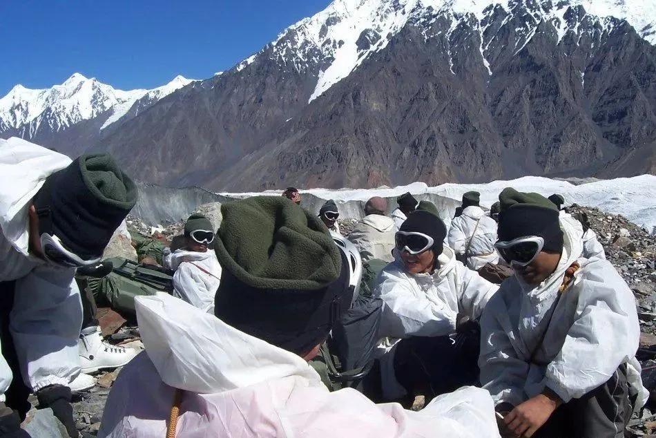 部队现役军官工资标准详解,部队现役军官工资标准全面解析