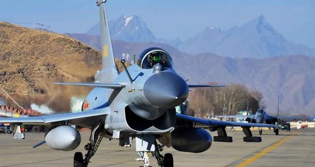 歼-10C已经服役了吗?深度解析中国新一代战斗机的现状和未来,歼-10C现状深度解析,新一代战斗机的服役进展与未来展望