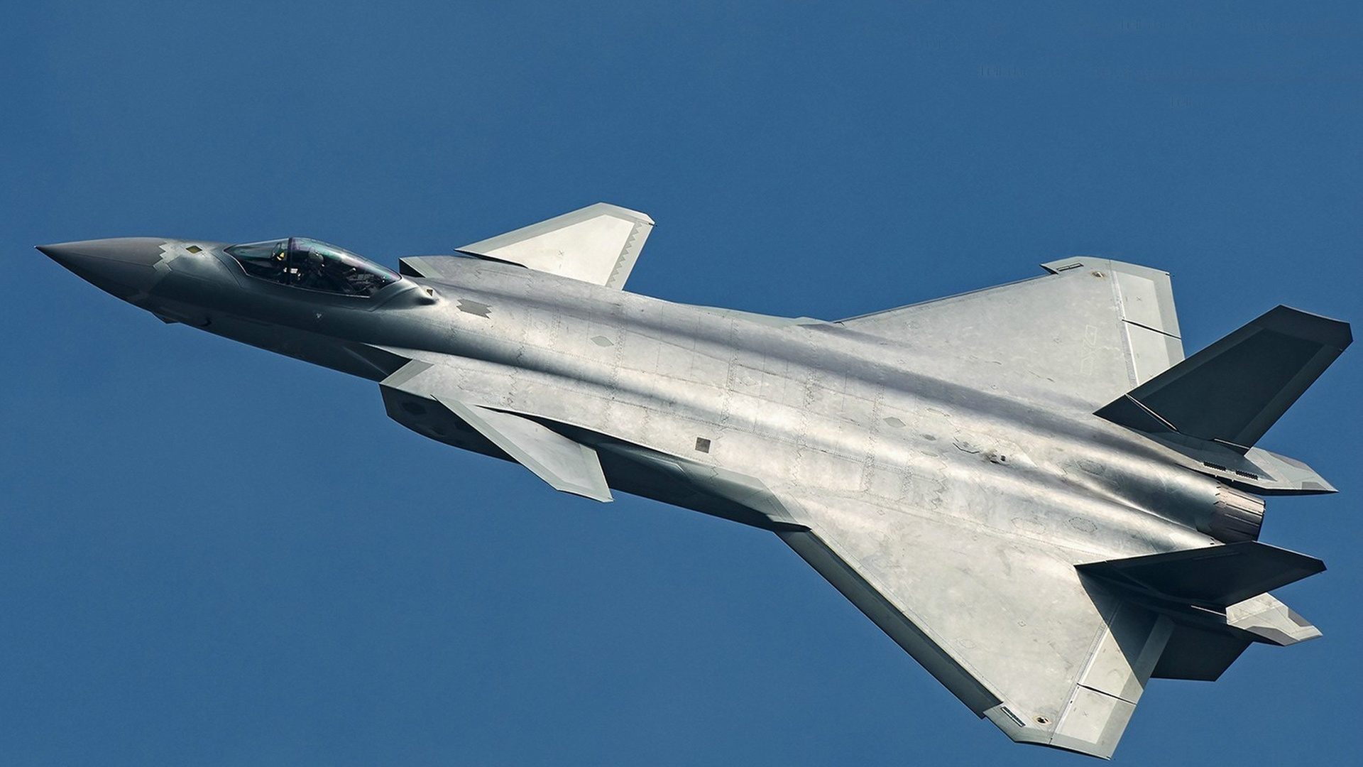 歼-20与F-22,谁的速度更胜一筹?,歼-20与F-22速度比拼,谁更快?